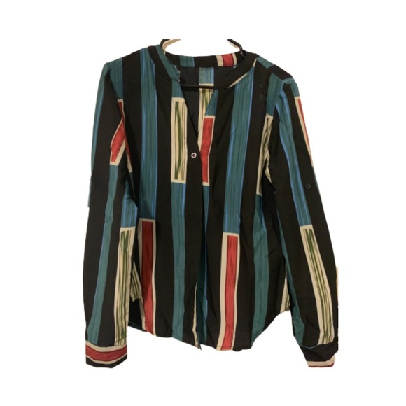 Tops - Retro button down blouse light weight ❗️BOGO❗️